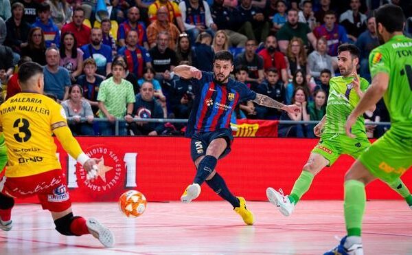 El Barça resiste el asalto del Palma y mantiene el liderato