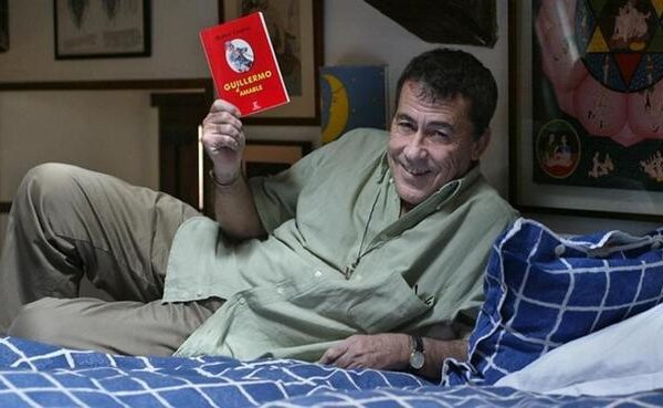 El último tuit de Sánchez Dragó, esta misma mañana: su guiño a los gatos y a Soseki