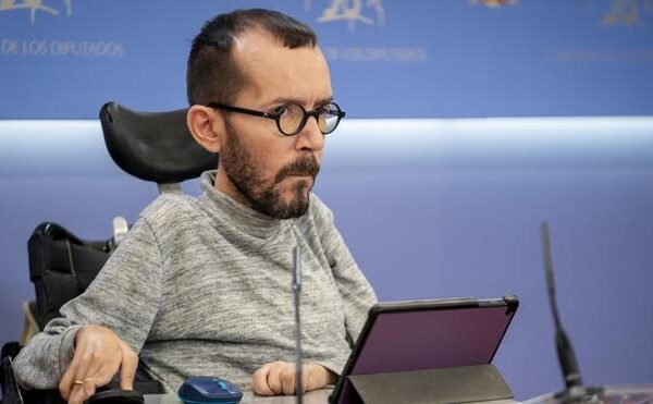 Pablo Echenique, hospitalizado por una neumonía