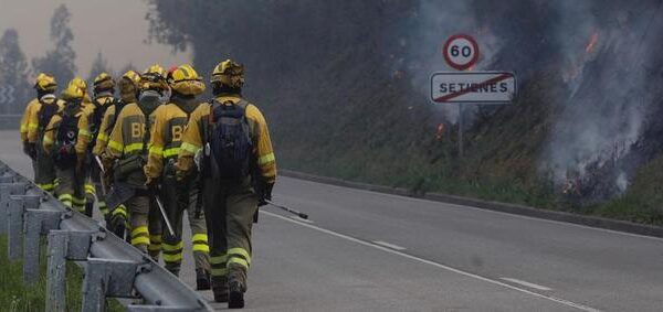 ¿Qué son Los incendios de sexta generación? La tormenta de fuego perfecta que amenaza a Asturias