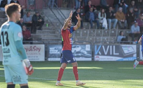 Ernest Forgas, delantero del Olot: “El equipo cree en la salvación”