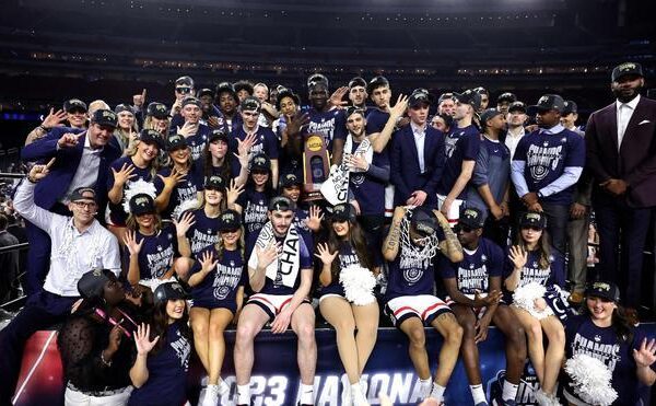 ¡UConn acaba con San Diego State y conquista el título universitario!