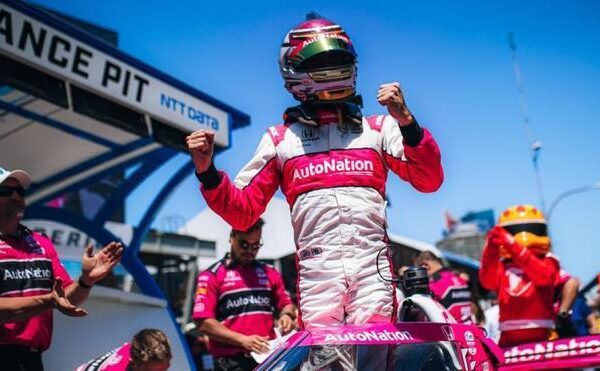 Kirkwood logra su primera victoria en Long Beach y Palou ya es tercero del campeonato