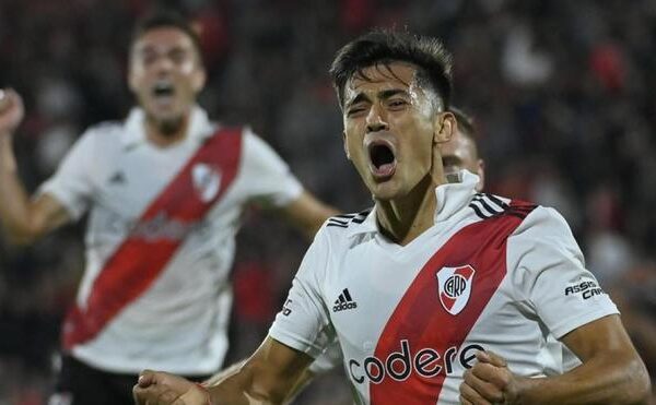 River Plate, cada vez más líder, mientras que Independiente empata en el superclásico