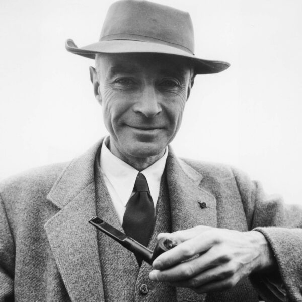 Robert Oppenheimer, el padre arrepentido de la bomba atómica
