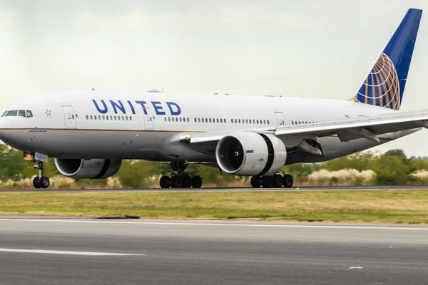 USA: United cancela miles de vuelos en verano por falta de controladores aéreos