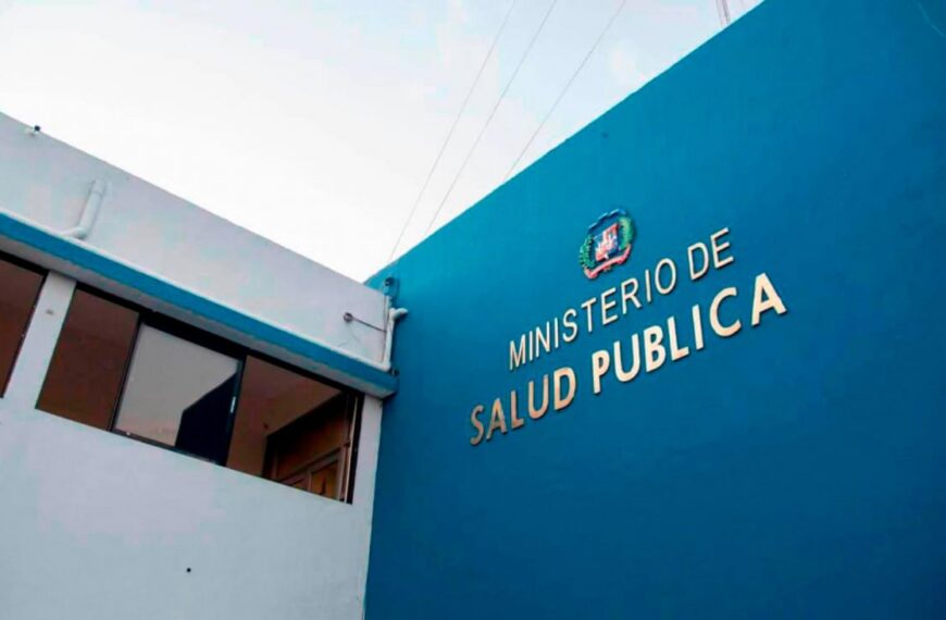 Ministerio de Salud dispone intervención simultánea en ocho hospitales para evaluar atención materno-infantil