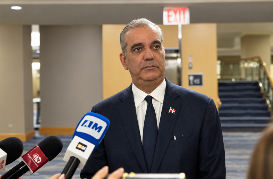 Presidente Abinader advierte a responsables de ataque contra Julián Oro Duro y su esposa: “Que se entreguen; si no, les va a ir peor”