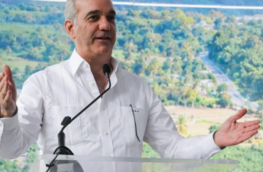 Presidente Abinader lanza un reto: “Vamos a comparar 20 años contra 6” al destacar obras ejecutadas por su Gobierno provincia por provincia