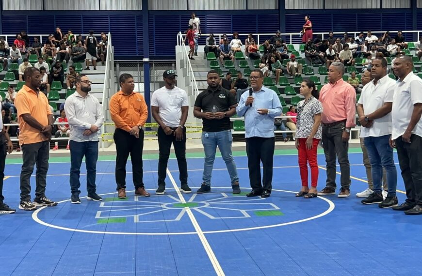 Ramón Chávez R. recibe reconocimiento en Ciudad Juan Bosch