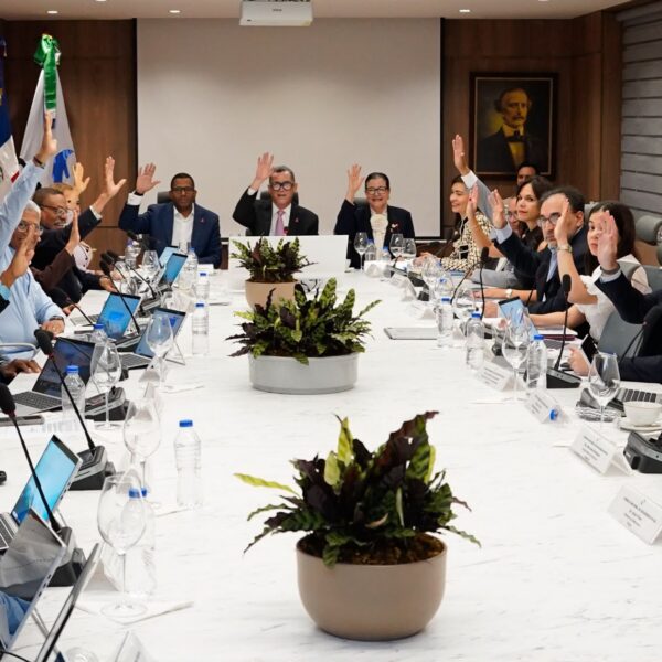 CNSS logra cobertura del 100 % para 13 medicamentos de alto costo mediante el FOMAC