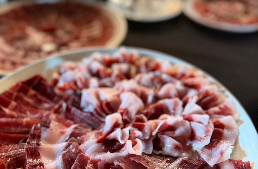 ACICJ celebra su lanzamiento en Punta Cana con jamón cortado a mano… y con mucho cariño