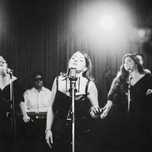 Poli, la nueva revelación del soul pop en español