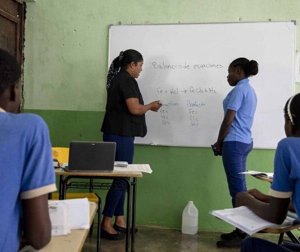 Retroactivos docentes: 4000 quedan fuera por mala nota